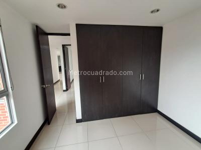 Apartamento de 3 alcobas en arriendo en Lalinde, Medellín, 130 m² · foto 18 de 20