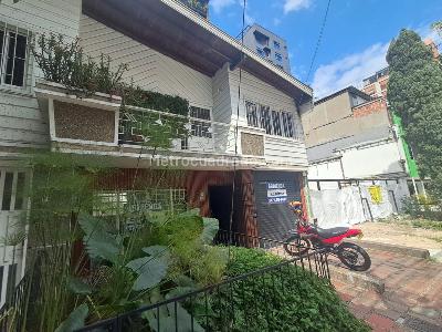 Casa de 4 alcobas en arriendo en Laureles, Medellín, 120 m² · foto 3 de 16