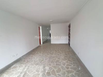 Apartamento de 3 alcobas en arriendo en Laureles, Medellín, 120 m² · foto 2 de 19