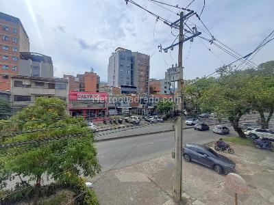 Apartamento de 3 alcobas en arriendo en Laureles, Medellín, 120 m² · foto 4 de 19