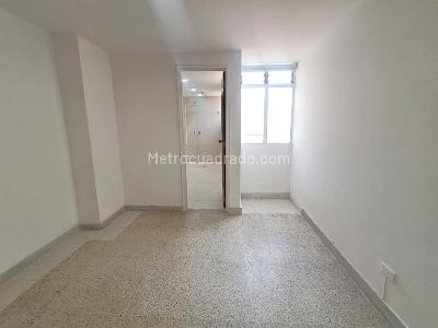 Apartamento de 3 alcobas en arriendo en Laureles, Medellín, 120 m² · foto 16 de 19