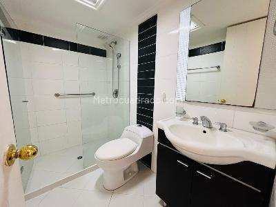 Apartamento de 4 alcobas en arriendo en El Tesoro, Medellín, 137 m² · foto 13 de 20