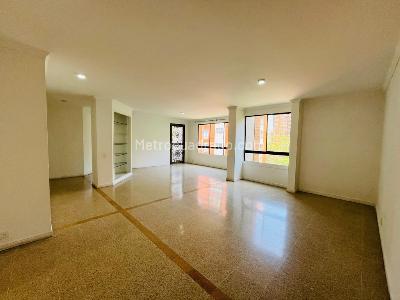 Apartamento de 4 alcobas en arriendo en El Tesoro, Medellín, 137 m² · foto 4 de 20