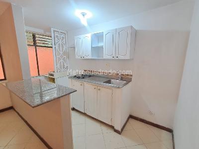 Apartamento de 2 alcobas en arriendo en La Almeria, Medellín, 48 m² · foto 8 de 13