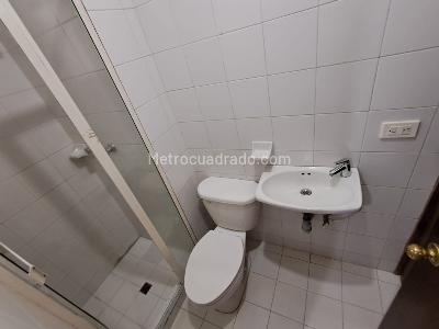 Casa de 4 alcobas en arriendo en Las Lomas, Medellín, 300 m² · foto 11 de 20