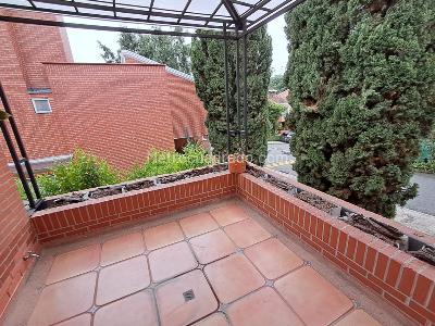 Casa de 4 alcobas en arriendo en Las Lomas, Medellín, 300 m² · foto 15 de 20