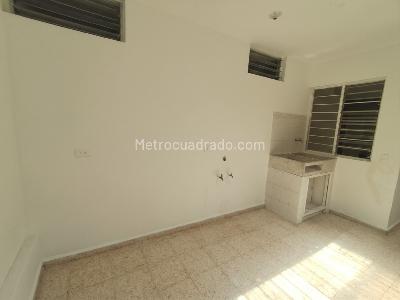 Casa de 4 alcobas en arriendo en El Velodromo, Medellín, 190 m² · foto 13 de 15