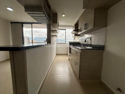 Apartamento de 3 alcobas en arriendo en Envigado, Envigado, 74 m² · foto 2 de 20