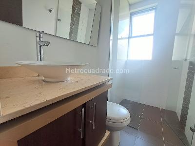 Apartamento de 2 alcobas en arriendo en Castropol, Medellín, 89 m² · foto 12 de 20