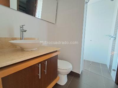 Apartamento de 2 alcobas en arriendo en Castropol, Medellín, 89 m² · foto 16 de 20