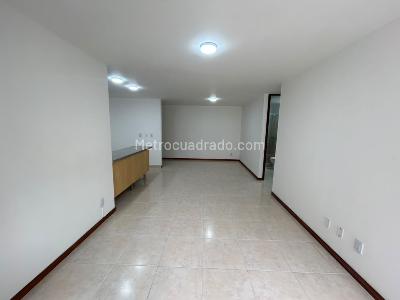 Apartamento de 3 alcobas en arriendo en Zuñiga, Envigado, 84 m² · foto 3 de 18