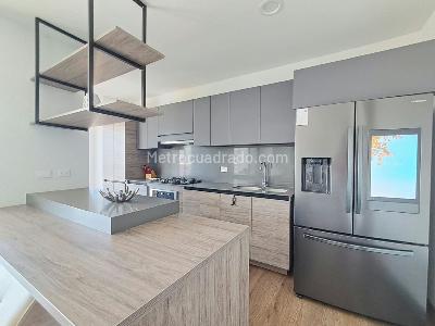 Apartamento de 3 alcobas en venta en El Castillo, Medellín, 138 m² · foto 11 de 20
