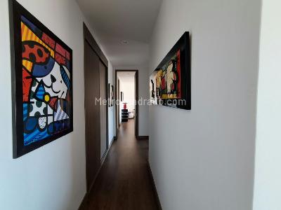 Apartamento de 3 alcobas en venta en El Castillo, Medellín, 138 m² · foto 12 de 20