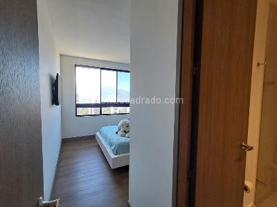 Apartamento de 3 alcobas en venta en El Castillo, Medellín, 138 m² · foto 13 de 20