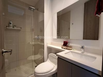 Apartamento de 3 alcobas en venta en El Castillo, Medellín, 138 m² · foto 15 de 20
