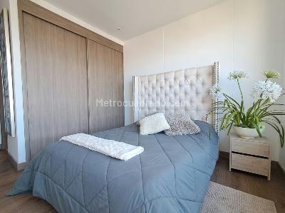 Apartamento de 3 alcobas en venta en El Castillo, Medellín, 138 m² · foto 17 de 20