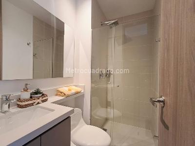 Apartamento de 3 alcobas en venta en El Castillo, Medellín, 138 m² · foto 18 de 20