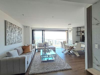 Apartamento de 3 alcobas en venta en El Castillo, Medellín, 138 m² · foto 1 de 20