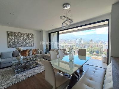 Apartamento de 3 alcobas en venta en El Castillo, Medellín, 138 m² · foto 3 de 20