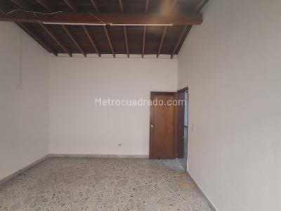 Casa de 5 alcobas en arriendo en Conquistadores, Medellín, 500 m² · foto 10 de 20