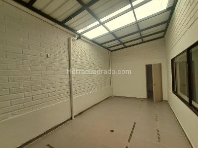 Casa de 5 alcobas en arriendo en Conquistadores, Medellín, 500 m² · foto 11 de 20