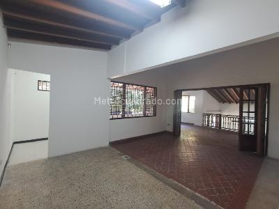 Casa de 5 alcobas en arriendo en Conquistadores, Medellín, 500 m² · foto 12 de 20
