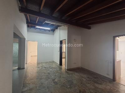 Casa de 5 alcobas en arriendo en Conquistadores, Medellín, 500 m² · foto 13 de 20