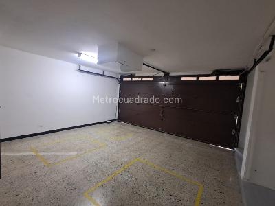Casa de 5 alcobas en arriendo en Conquistadores, Medellín, 500 m² · foto 14 de 20