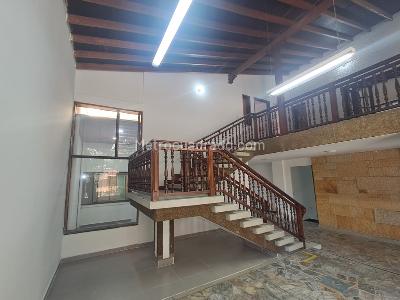 Casa de 5 alcobas en arriendo en Conquistadores, Medellín, 500 m² · foto 15 de 20