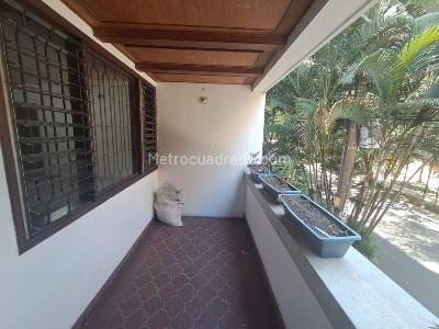 Casa de 5 alcobas en arriendo en Conquistadores, Medellín, 500 m² · foto 5 de 20