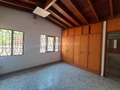 Casa de 5 alcobas en arriendo en Conquistadores, Medellín, 500 m² · foto 7 de 20
