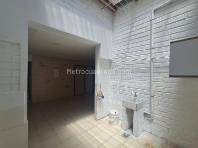 Casa de 5 alcobas en arriendo en Conquistadores, Medellín, 500 m² · foto 9 de 20
