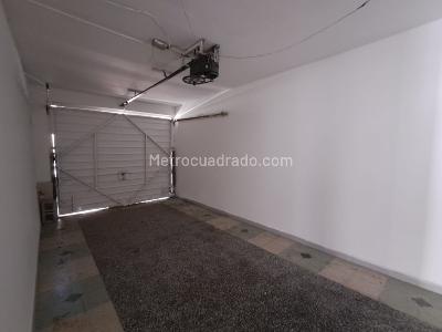 Casa de 4 alcobas en arriendo en Lorena, Medellín, 400 m² · foto 10 de 20