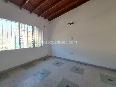 Casa de 4 alcobas en arriendo en Lorena, Medellín, 400 m² · foto 17 de 20