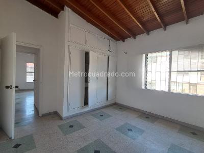 Casa de 4 alcobas en arriendo en Lorena, Medellín, 400 m² · foto 18 de 20