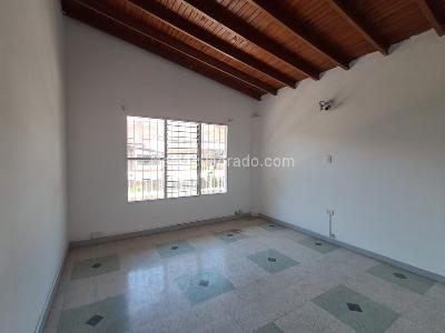 Casa de 4 alcobas en arriendo en Lorena, Medellín, 400 m² · foto 19 de 20