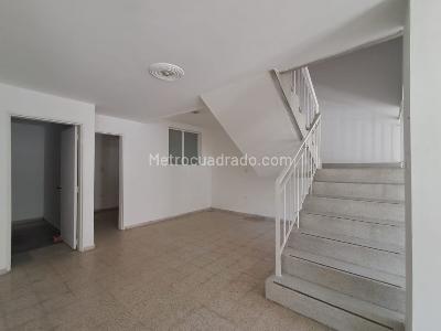 Casa de 4 alcobas en arriendo en Lorena, Medellín, 400 m² · foto 4 de 20
