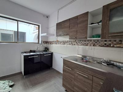 Casa de 5 alcobas en arriendo en Laureles, Medellín, 320 m² · foto 11 de 18