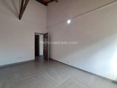 Casa de 5 alcobas en arriendo en Laureles, Medellín, 320 m² · foto 16 de 18