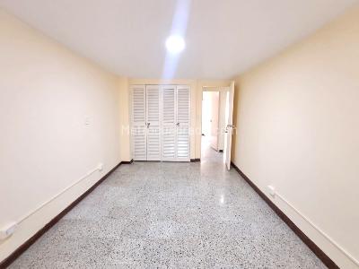 Apartamento de 3 alcobas en arriendo en Laureles, Medellín, 120 m² · foto 13 de 16