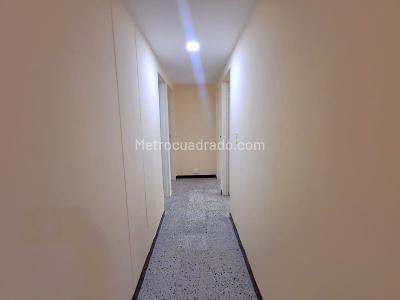 Apartamento de 3 alcobas en arriendo en Laureles, Medellín, 120 m² · foto 8 de 16
