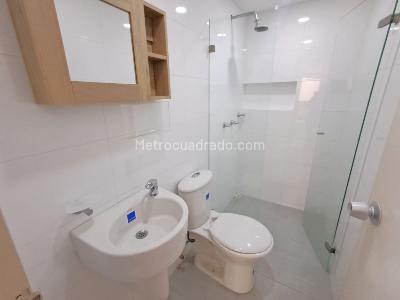 Apartamento de 3 alcobas en arriendo en Laureles, Medellín, 120 m² · foto 9 de 16