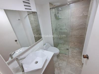 Apartamento de 3 alcobas en arriendo en Patio Bonito, Medellín, 110 m² · foto 15 de 16