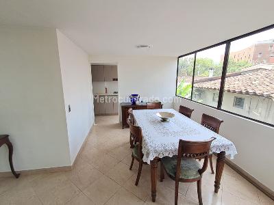 Apartamento de 3 alcobas en arriendo en Patio Bonito, Medellín, 110 m² · foto 2 de 16