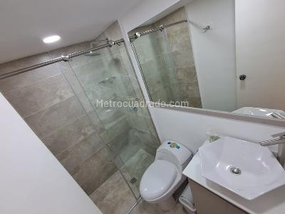 Apartamento de 3 alcobas en arriendo en Patio Bonito, Medellín, 110 m² · foto 9 de 16