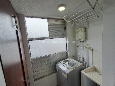 Apartamento de 3 alcobas en arriendo en Las Palmas, Medellín, 75 m² · foto 2 de 18