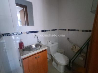 Apartamento de 2 alcobas en arriendo en Los Alpes, Medellín, 72 m² · foto 10 de 10
