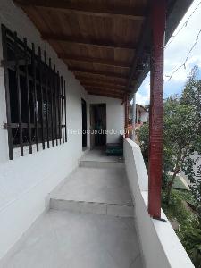 Casa de 3 alcobas en venta en Las Antillas, Envigado, 200 m² · foto 3 de 14