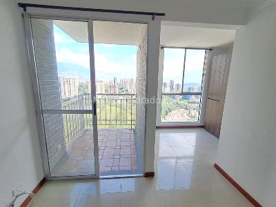 Apartamento de 3 alcobas en arriendo en Belen, Medellín, 65 m² · foto 3 de 17