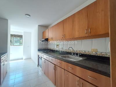 Apartamento de 4 alcobas en venta en Castropol, Medellín, 120 m² · foto 2 de 20